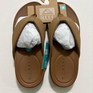 Men’s Reef Tan Sandals size 9